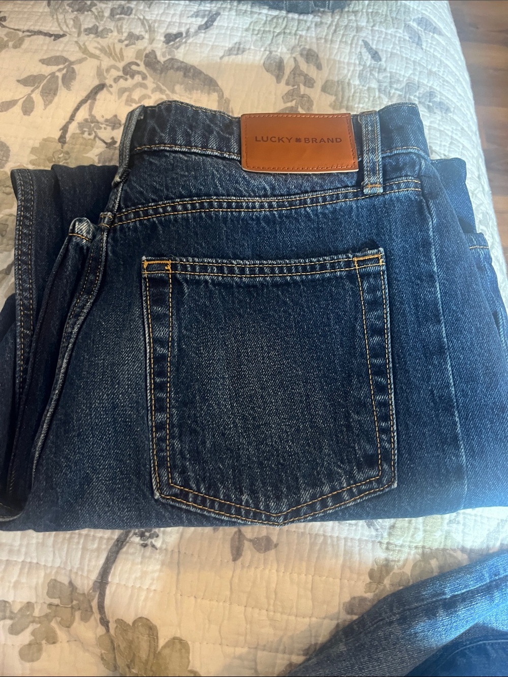 Lucky Brand women’s Barrel Jeans
